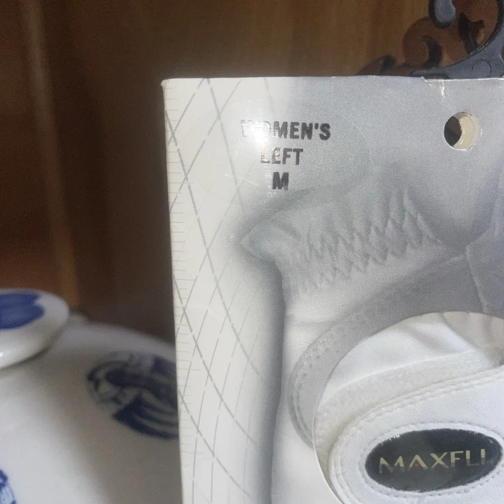 Maxfli All Weather All Leather Left Hand Women's Glove Medium‎
